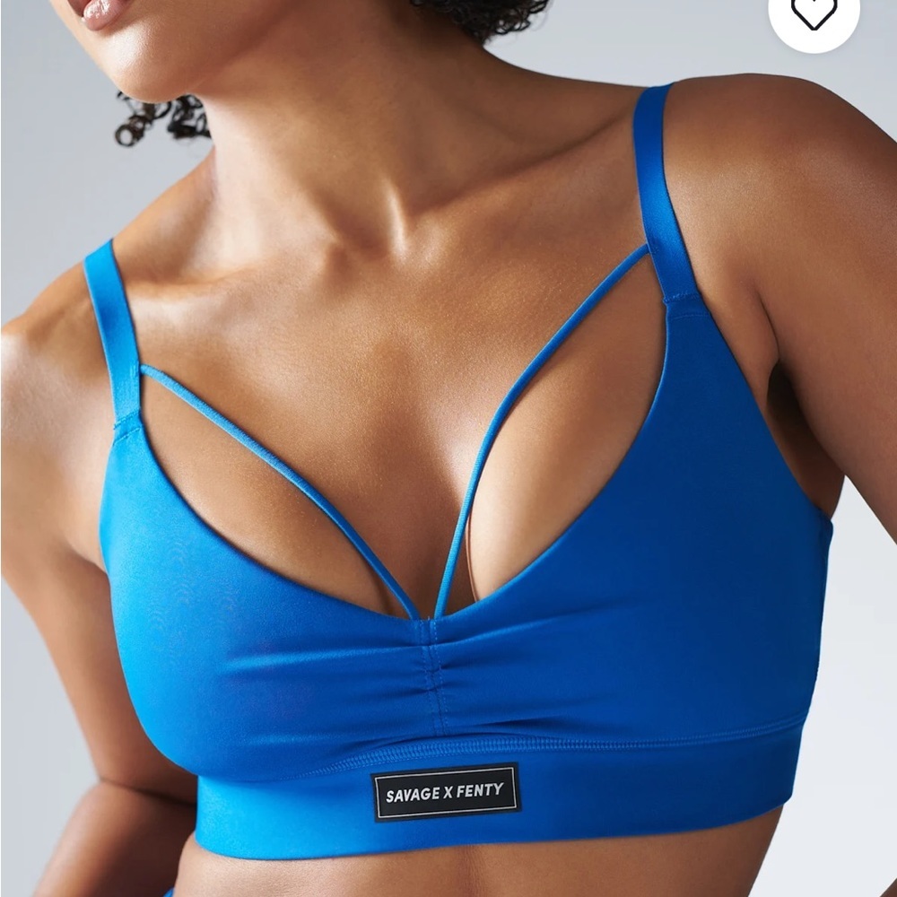 Savage X Fenty Basically Blue Curve Alert Medium-Impact Sports Bra - Picture 4 of 9